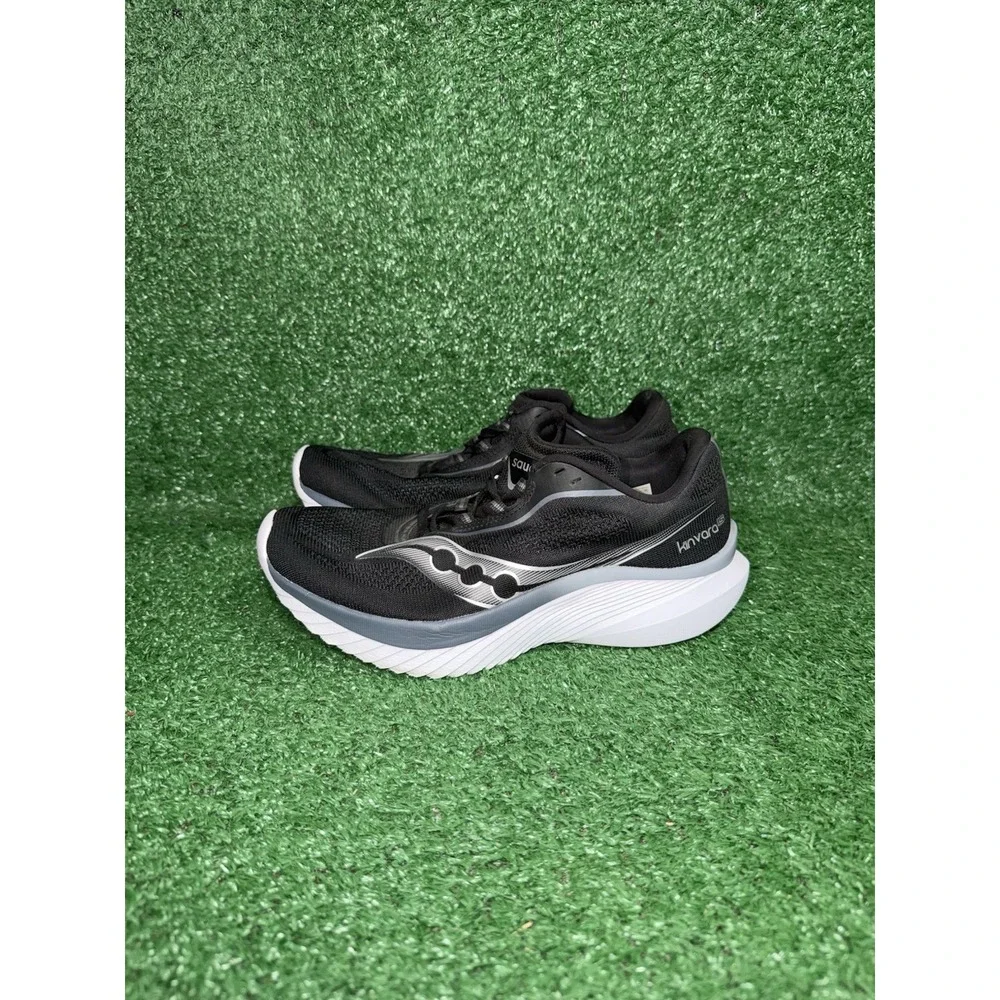 Saucony Kinvara 15 Womens Size 7.5 Black White Running Shoes Sneakers S10967-208